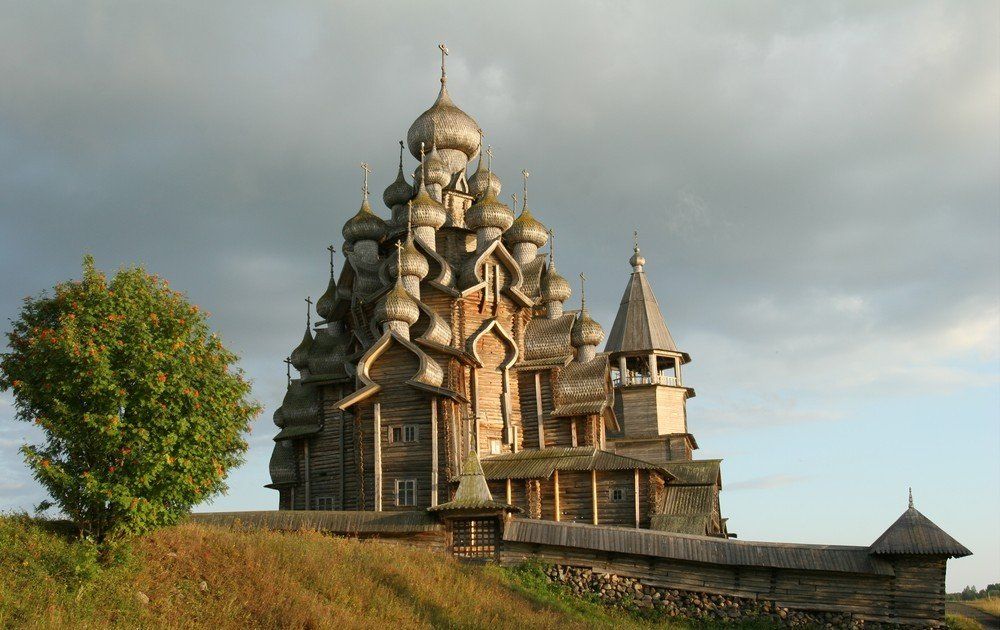 Преображенская Церковь в Кижах снаружи