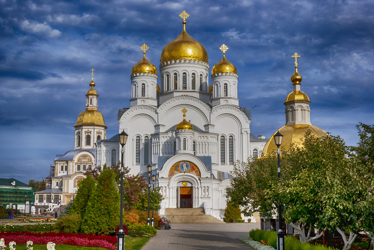 Read more about the article Шлем, луковка, шатер – эволюция куполов на Руси