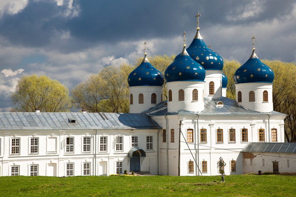 Юрьев монастырь великий новгород фото