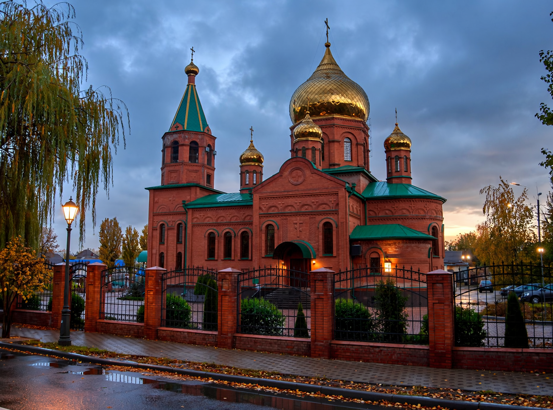 Read more about the article Свято-Троицкий храм в станице Казанской