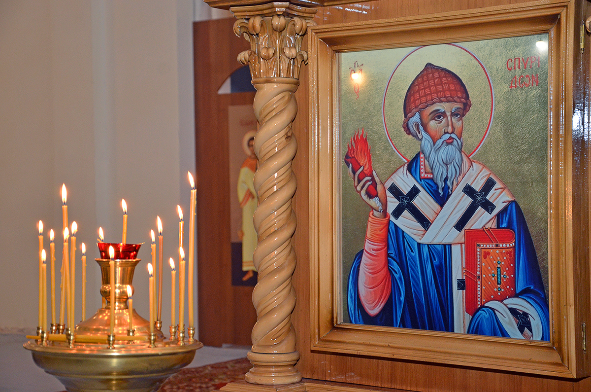 Read more about the article Откройте секрет – кто за вами стоит?