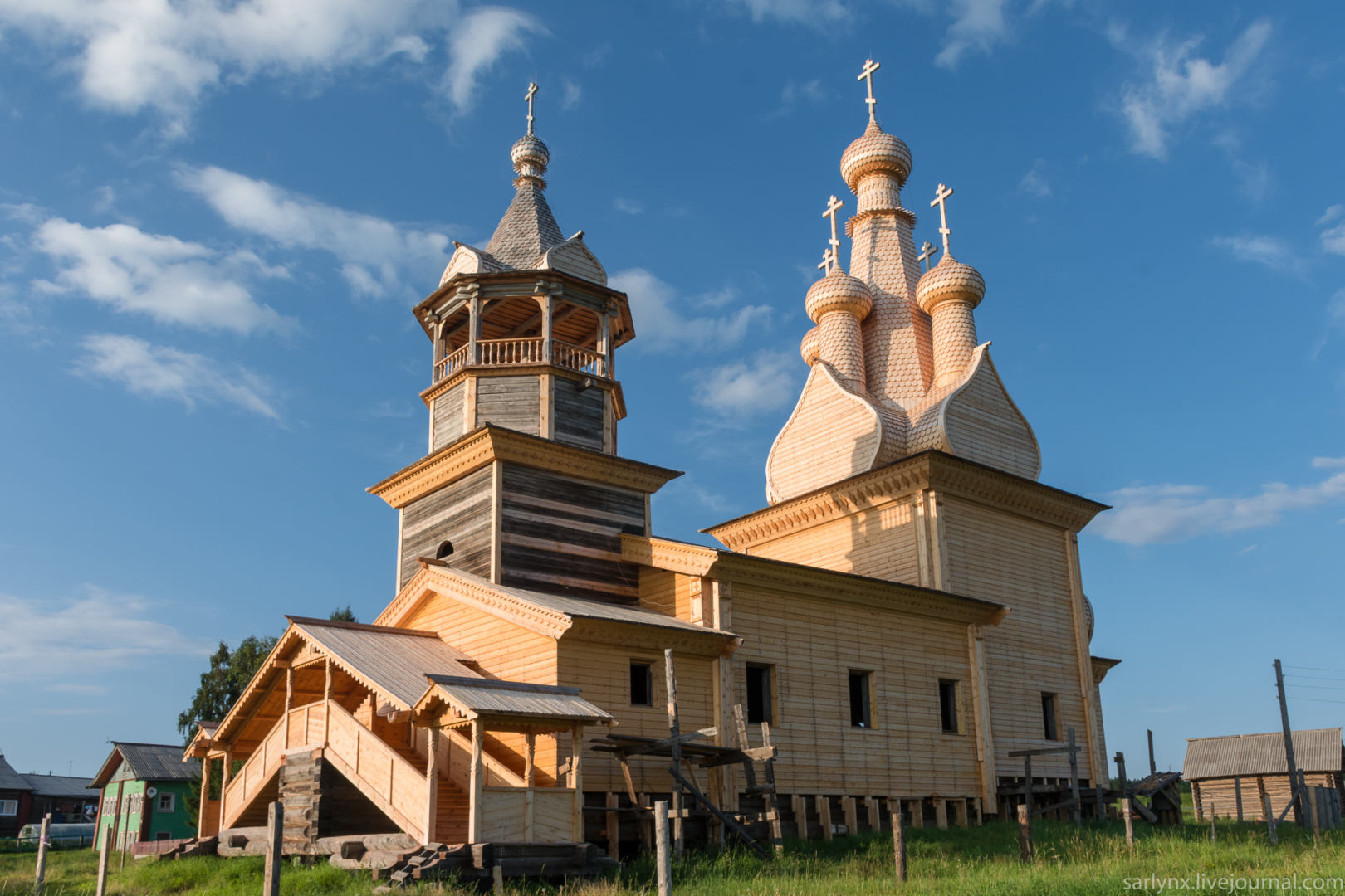 Церковь в деревне Кимжа Архангельская область