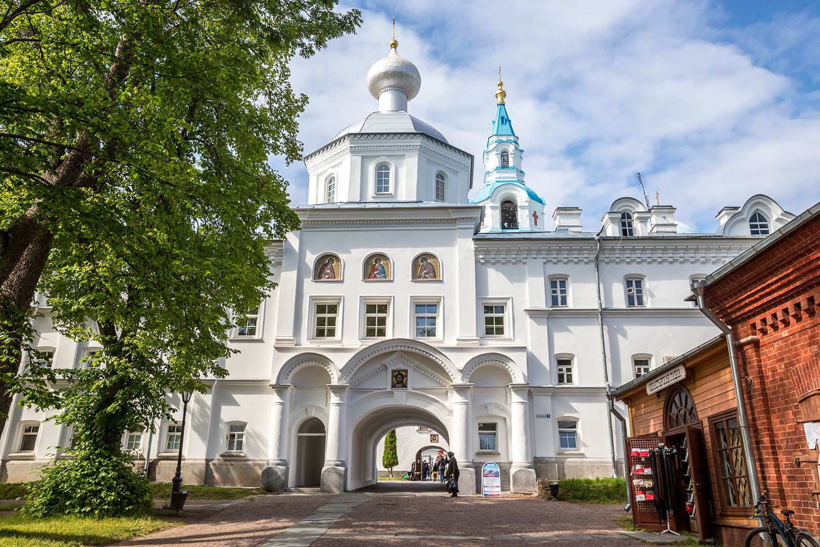 Read more about the article Храм святых первоверховных апостолов Петра и Павла, Валаам