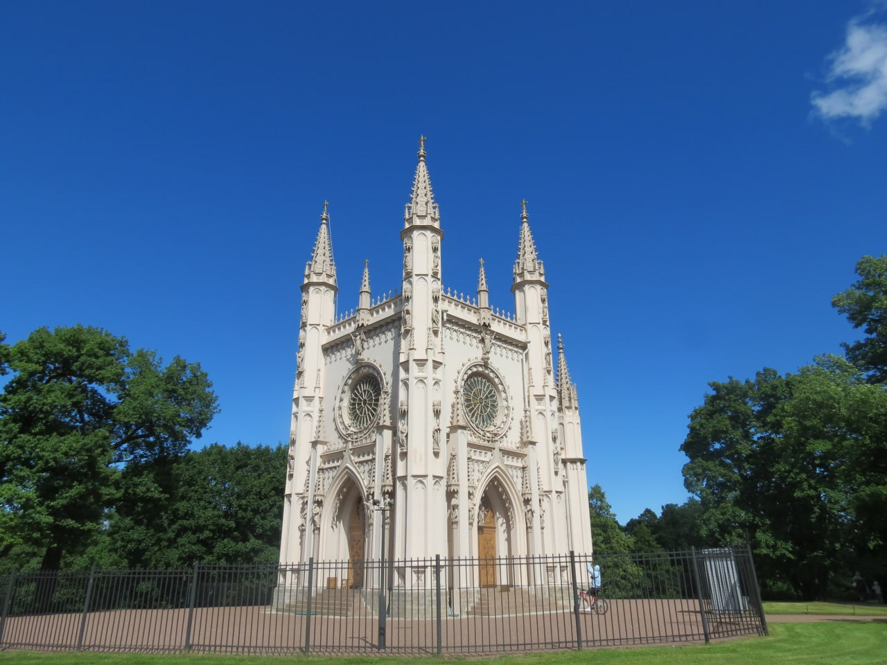 Read more about the article Храм святаго благоверного князя Александра Невского в парке Александрия в Санкт-Петербурге