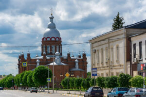 Read more about the article Собор Троицы Живоначальной в Обояни Курской области