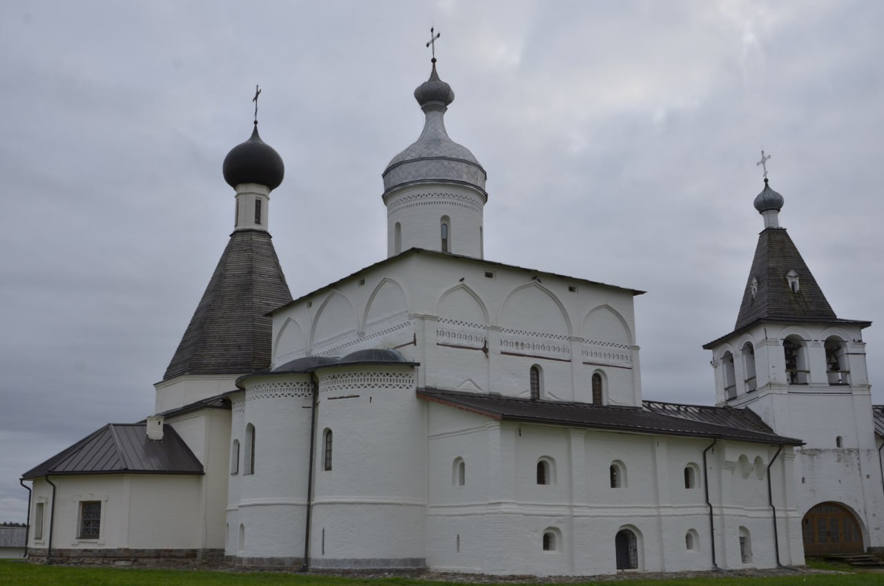 Read more about the article Собор Рождества Пресвятой Богородицы в Ферапонтовом-Белозерском Богородице-Рождественском монастыре (Богородице-Рождественский собор)