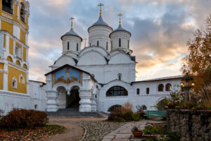 Read more about the article Спасо-Прилуцкий мужской монастырь в Вологде