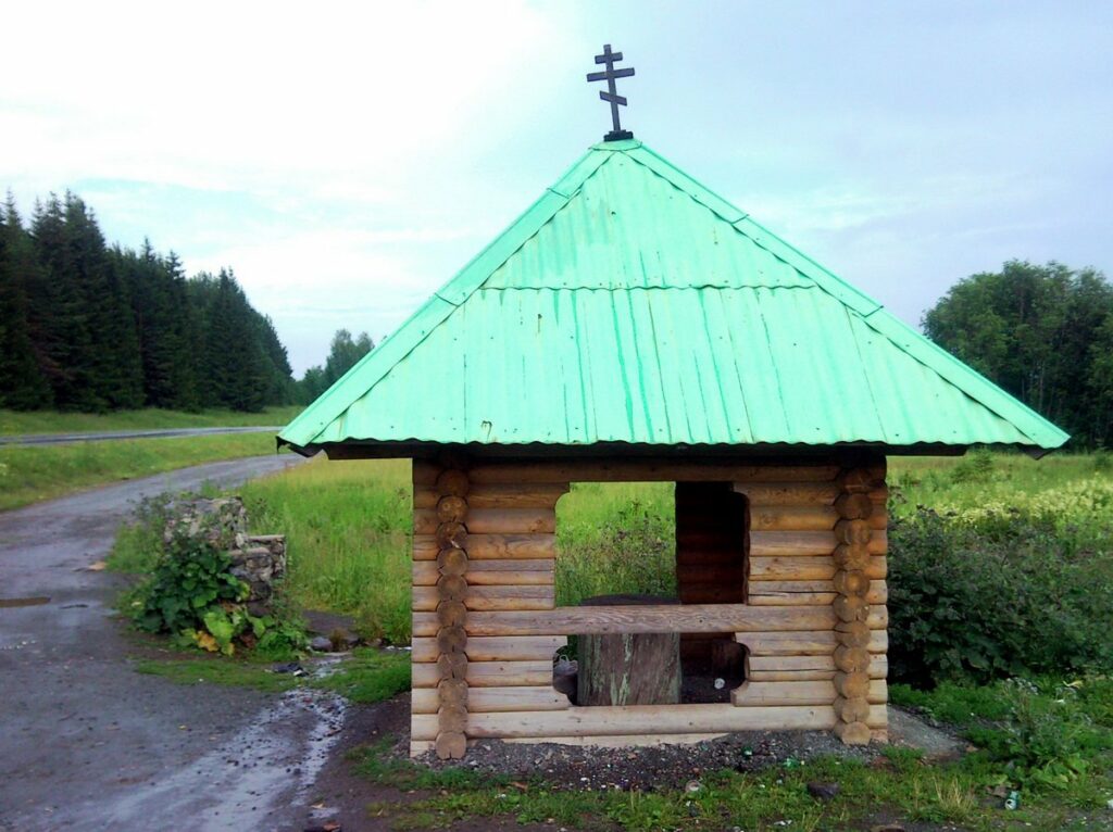 поселок Атиг — Святой источник «Богородичный ключик»