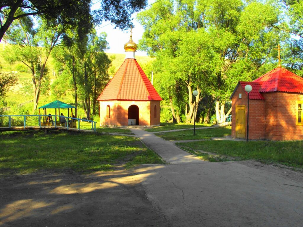 Исаклы — Святой источник иконы Спаса Нерукотворного