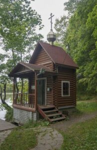 Read more about the article Святой источник Иконы Божией Матери Казанская (Сенницы)