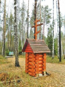 Read more about the article «Аннушкин родник», святой источник праведных Иоакима и Анны (Починки)