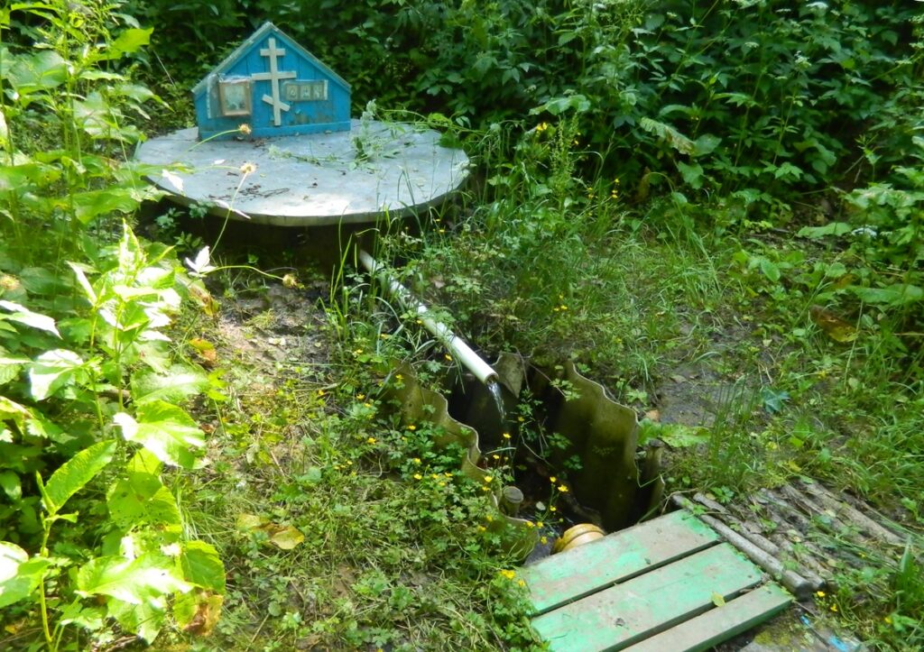 Лазарево — Святой источник
