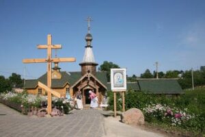 Read more about the article Источник в честь Казанской иконы Божией Матери (Дивеево)