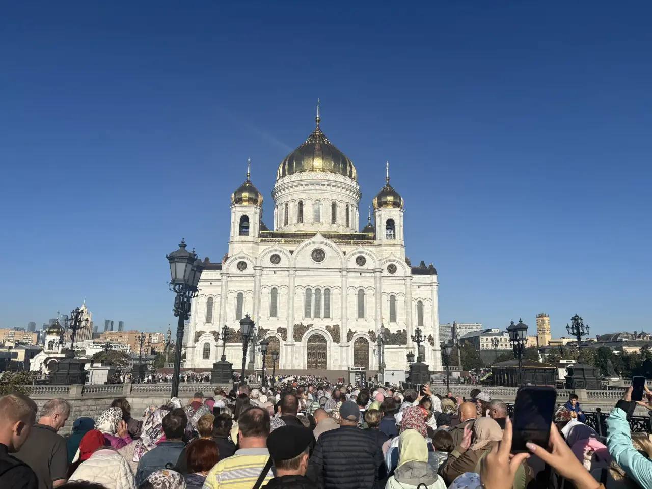 Read more about the article Мощи святого Спиридона уже в Москве: как добраться до храма и что нужно знать паломникам
