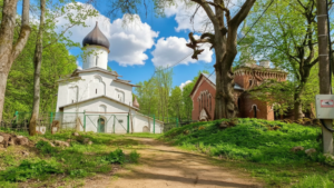 Read more about the article Храм Успения Пресвятой Богородицы (Псковская область, Псковский район, с. Мелётово)